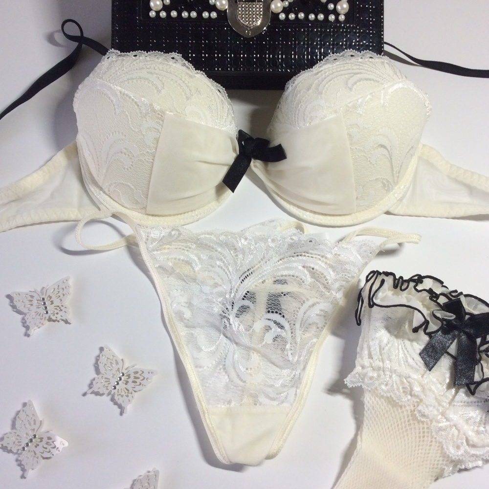 Pearl Bra (Axami Lingerie)